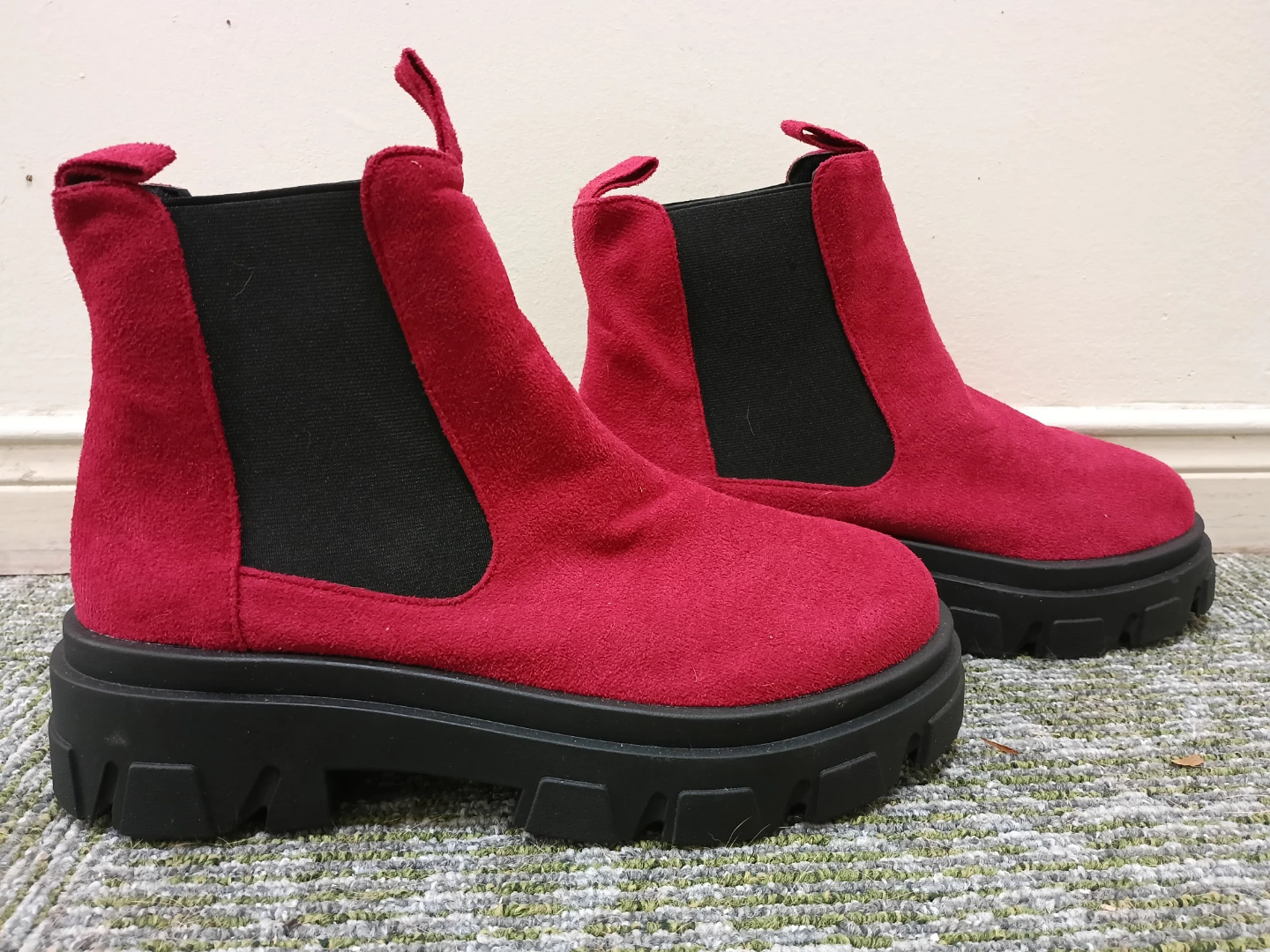Red Suede Chelsea Boots, Size 41 - photo 3