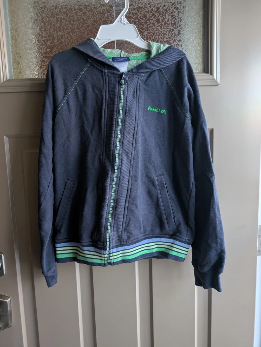 Boys sz med Reebok hoodie