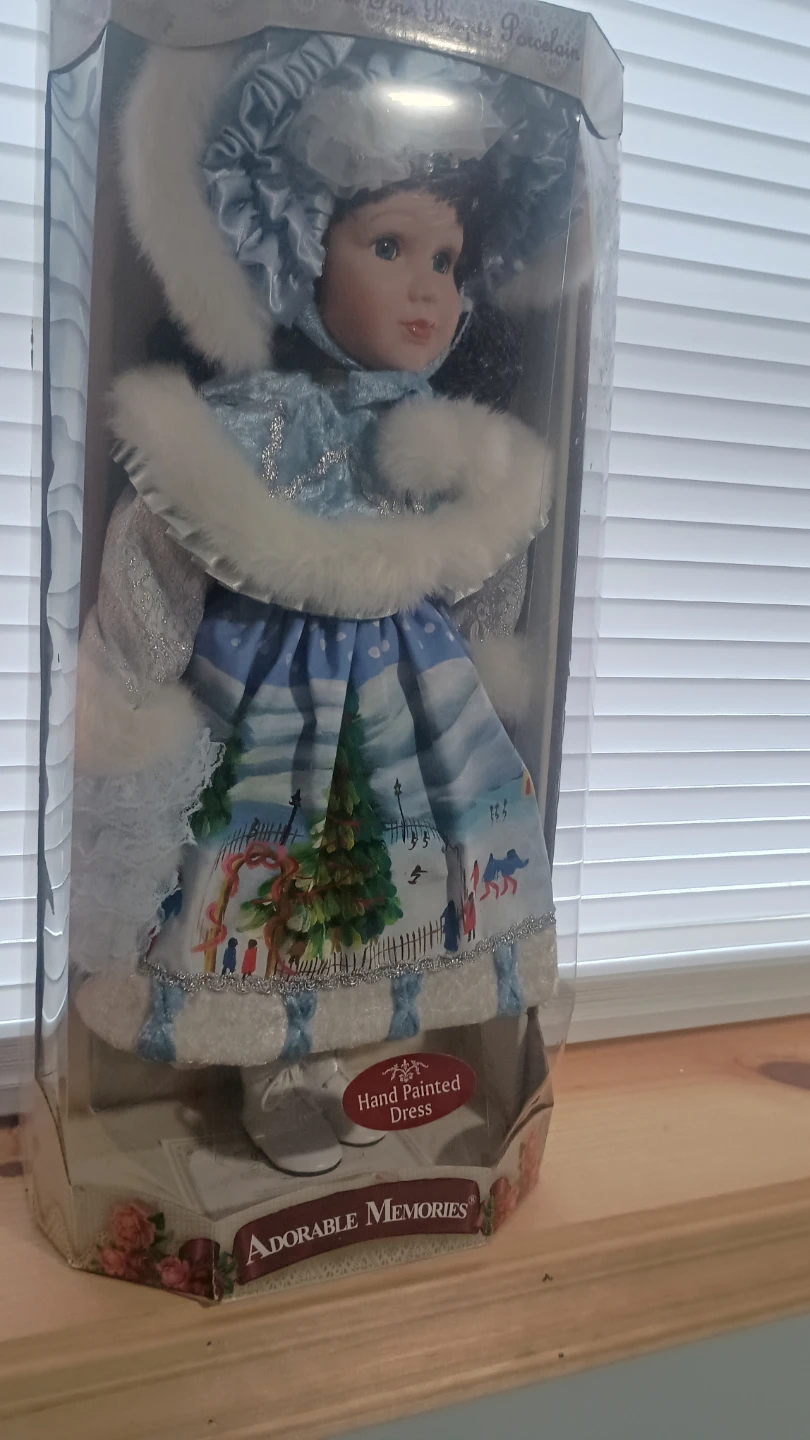 Adorable Memories Bisque Porcelain Doll - photo 2