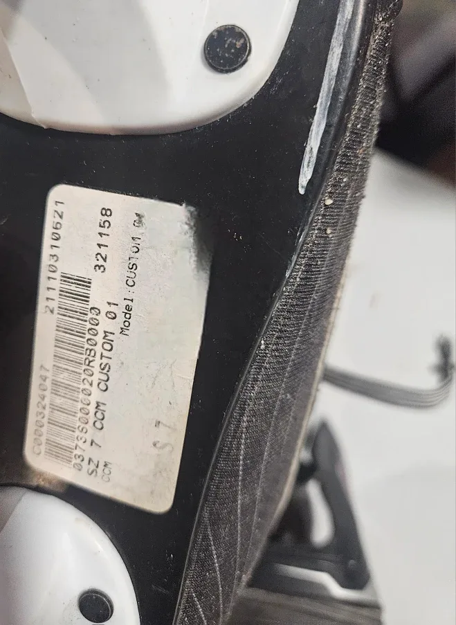 CCM Custom 01 Ice Hockey Skates - Size 7 #Cleanout image indicator(2)