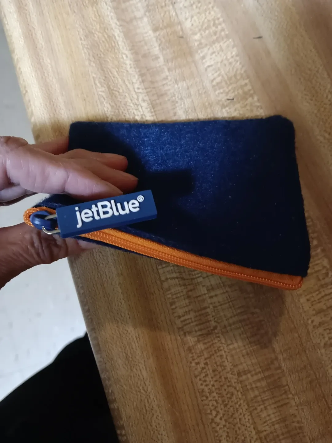 JetBlue Blue Pouch"#Cleanout image indicator(2)