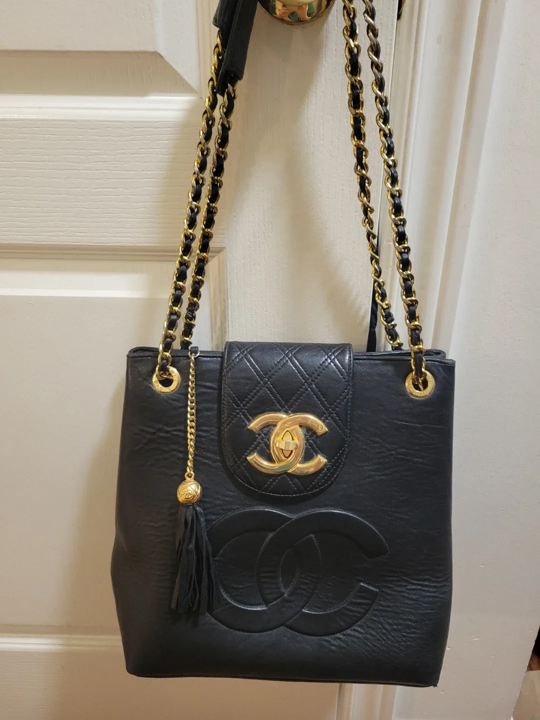 Chanel Black Leather Chain Shoulder Bag