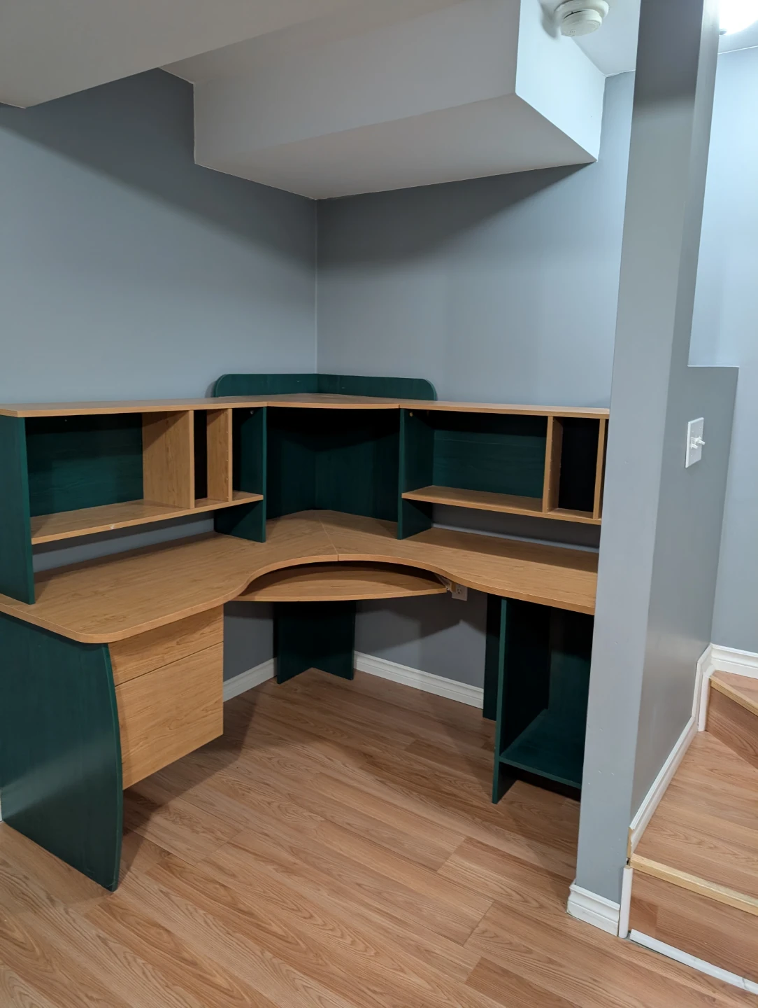 Corner Desk with Hutch - Great for Home Office - photo 3
