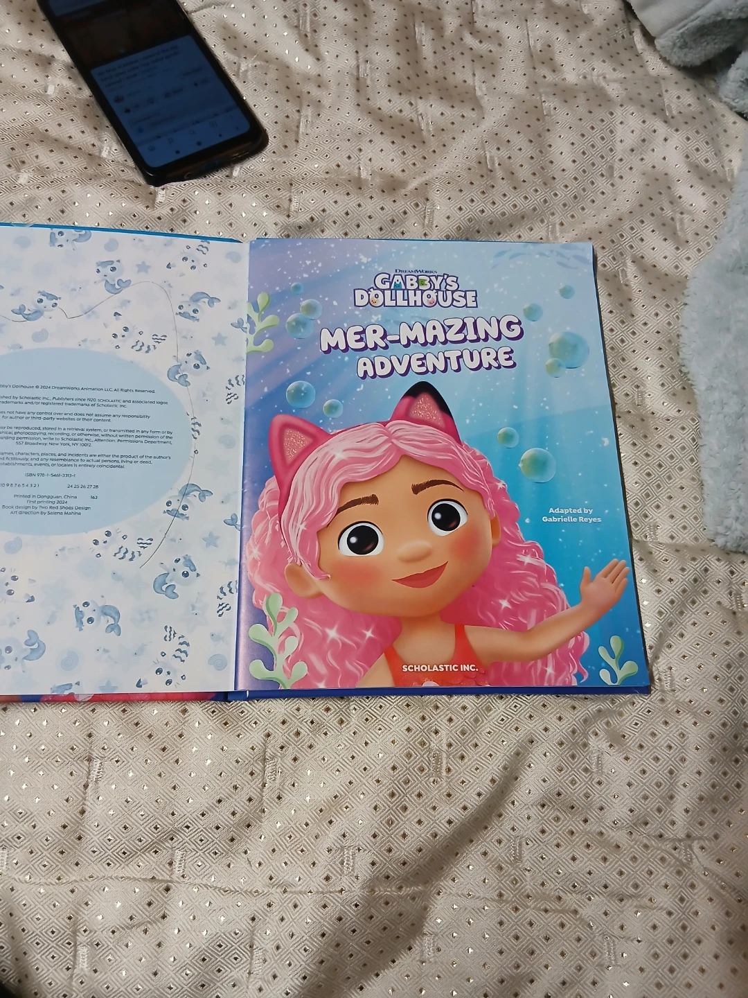 Gabby's Dollhouse Mer-Mazing Adventure Book - photo 3