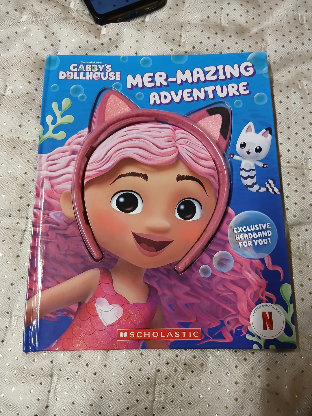 Gabby's Dollhouse Mer-Mazing Adventure Book - photo 4