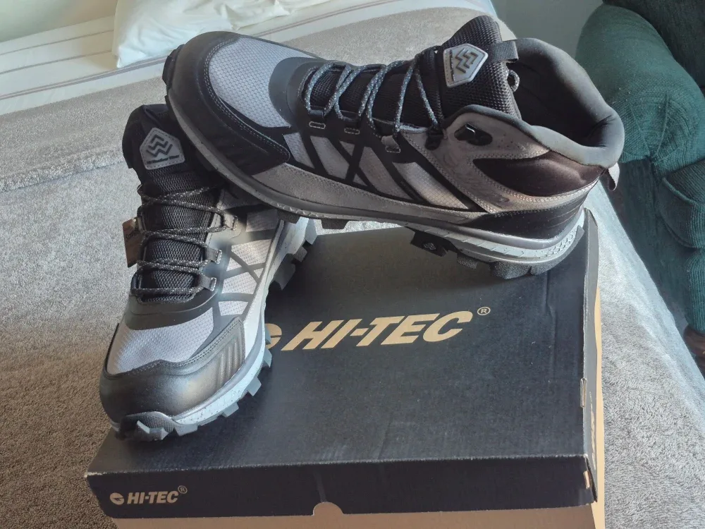 Hi-Tec Mauna Mid WP Boots - Men's US 14 image indicator(2)