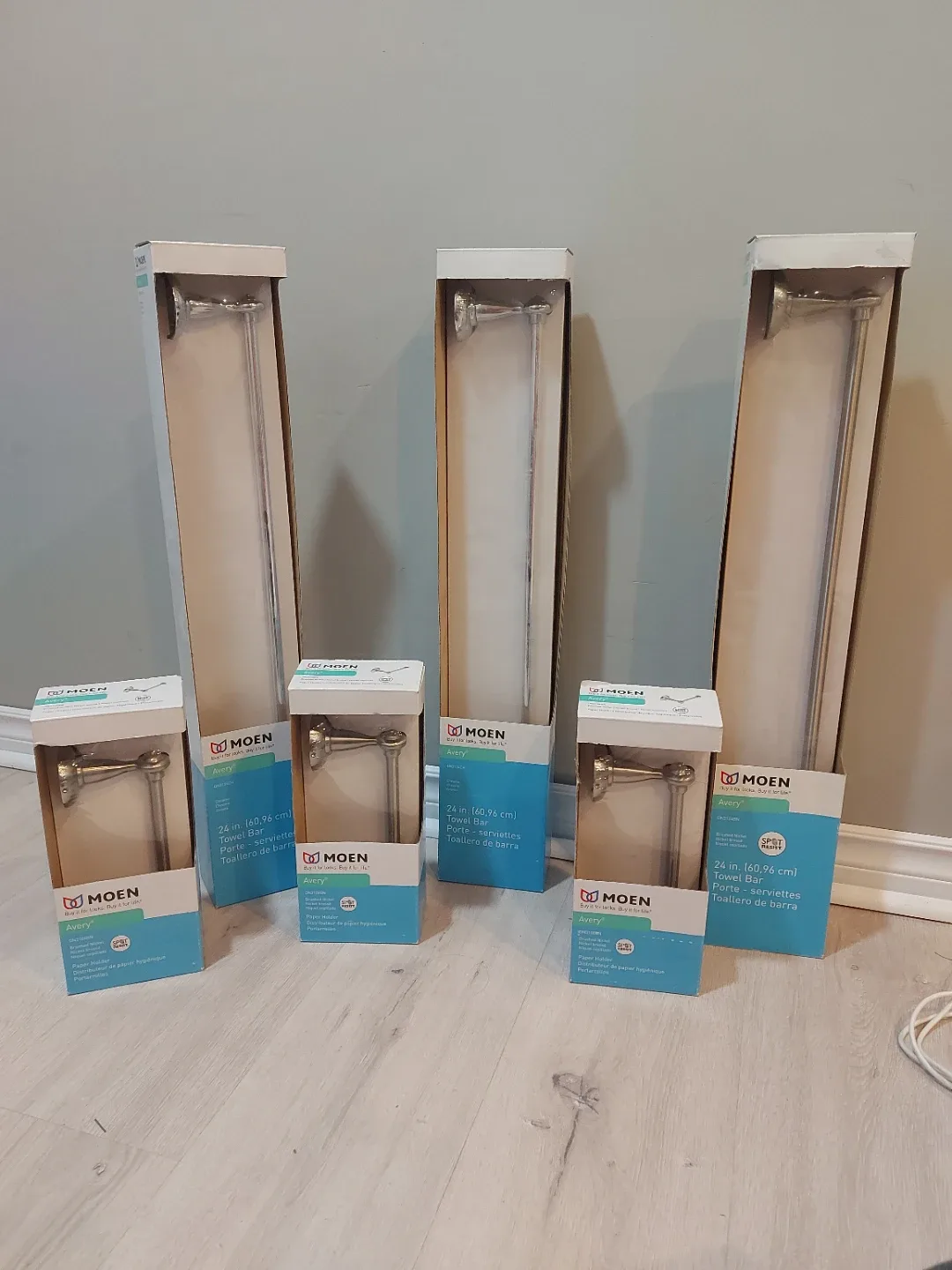 Moen Avery 24-in Towel Bar & Paper Holder - NEW