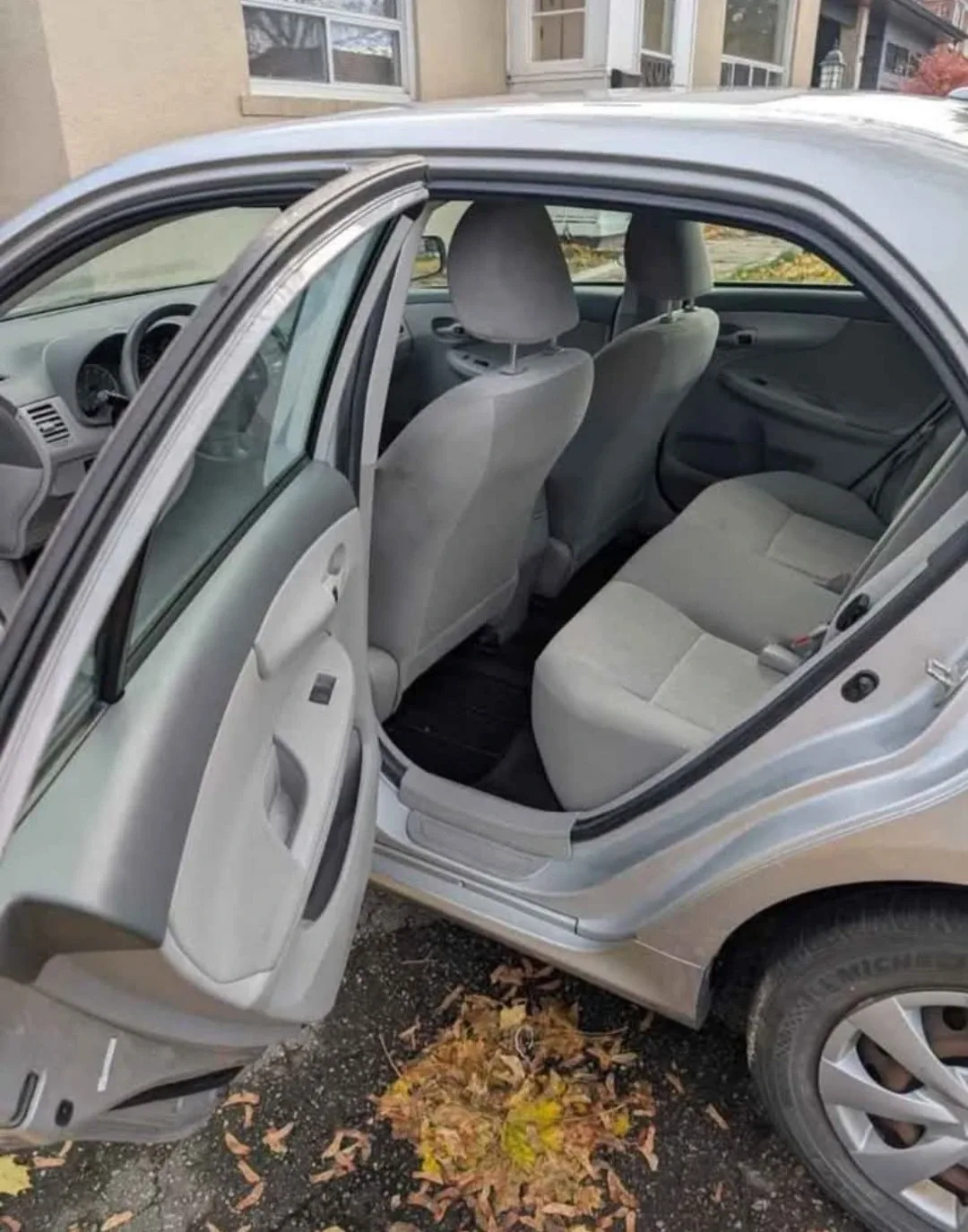 2009 Toyota Corolla - 84,000 km image indicator(7)