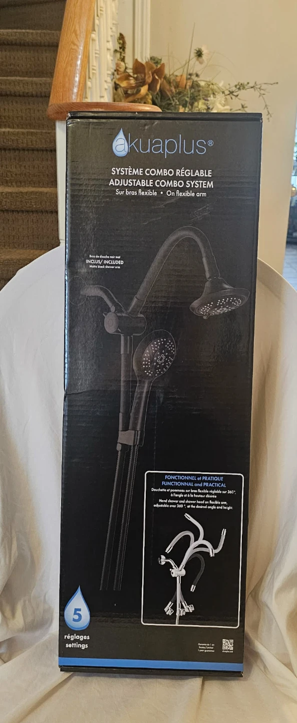 Black Akuaplus Adjustable Combo System Shower Head