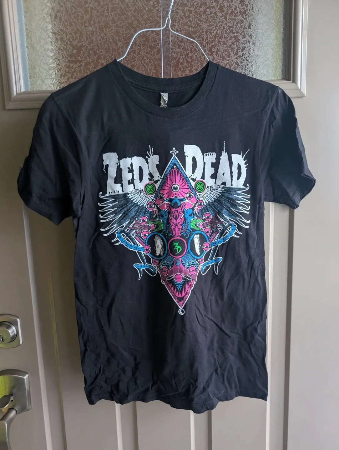 Women's sz sm tshirts image indicator(3)