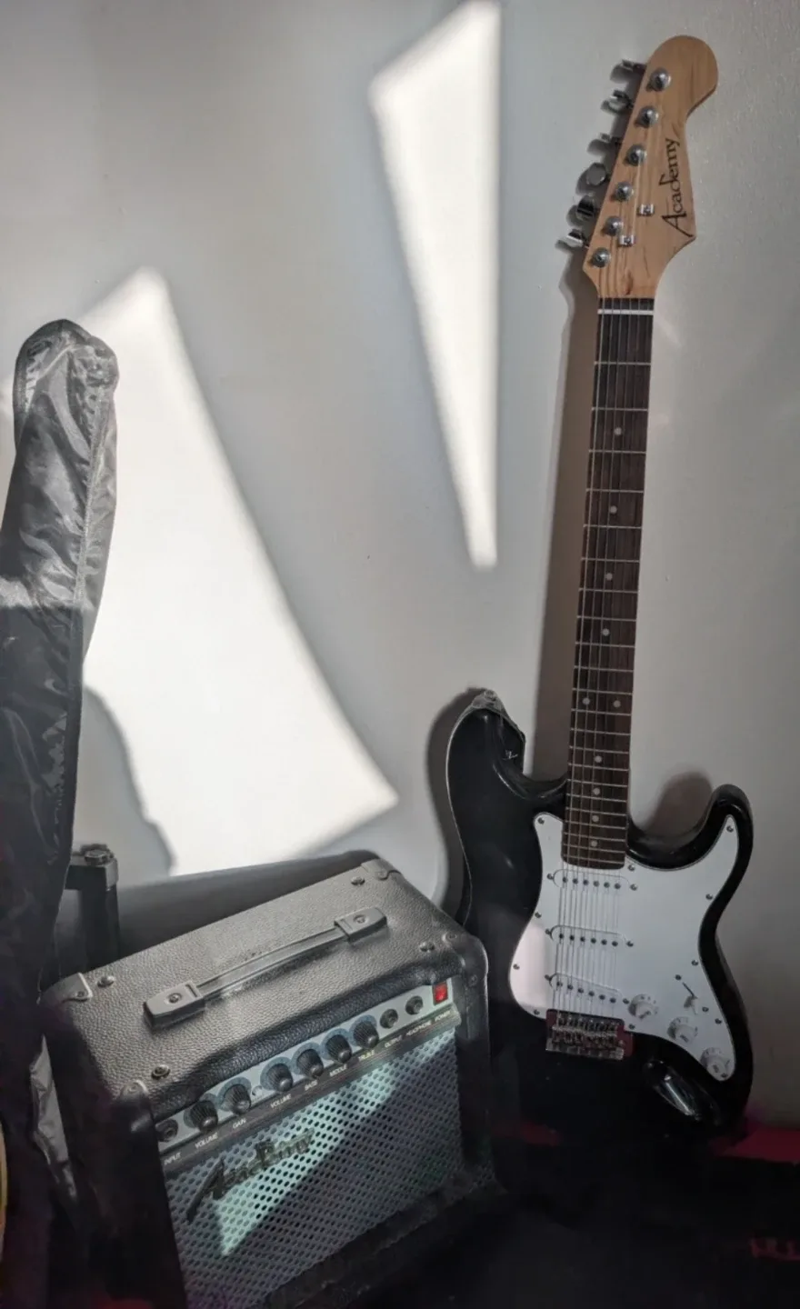 New Academy Electric Guitar & GF-15 Amp