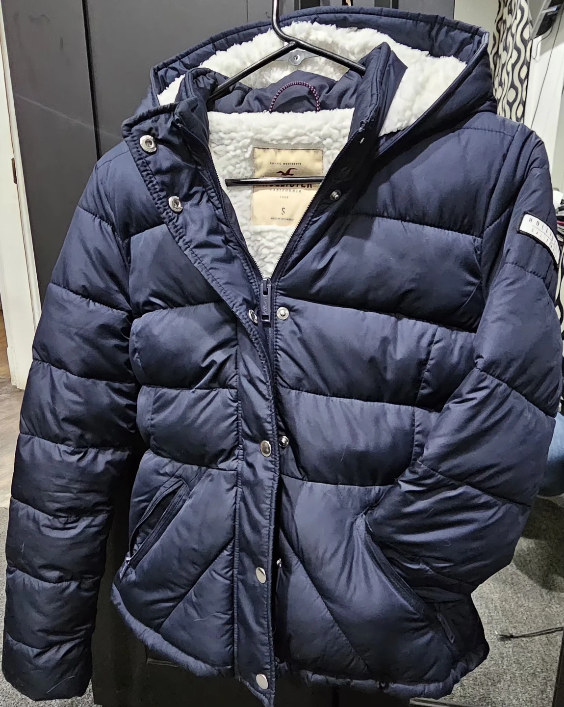 Hollister Puffer Jacket - Size S
