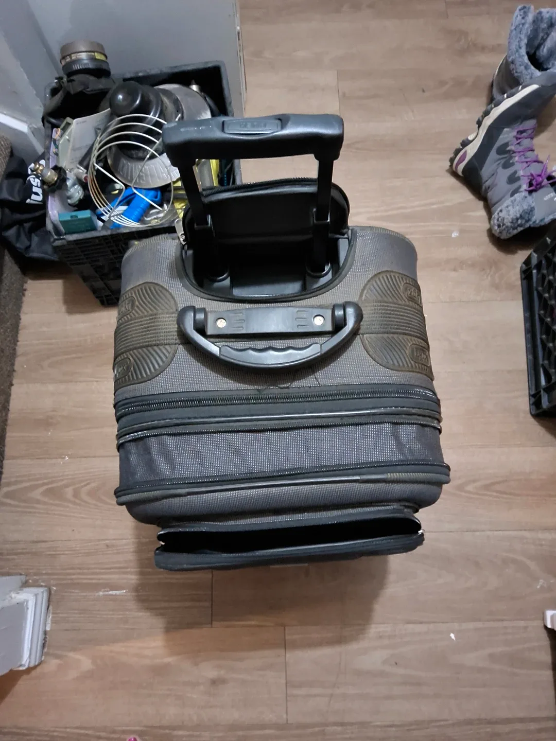 #Cleanout Lynx Carry-On Suitcase image indicator(2)