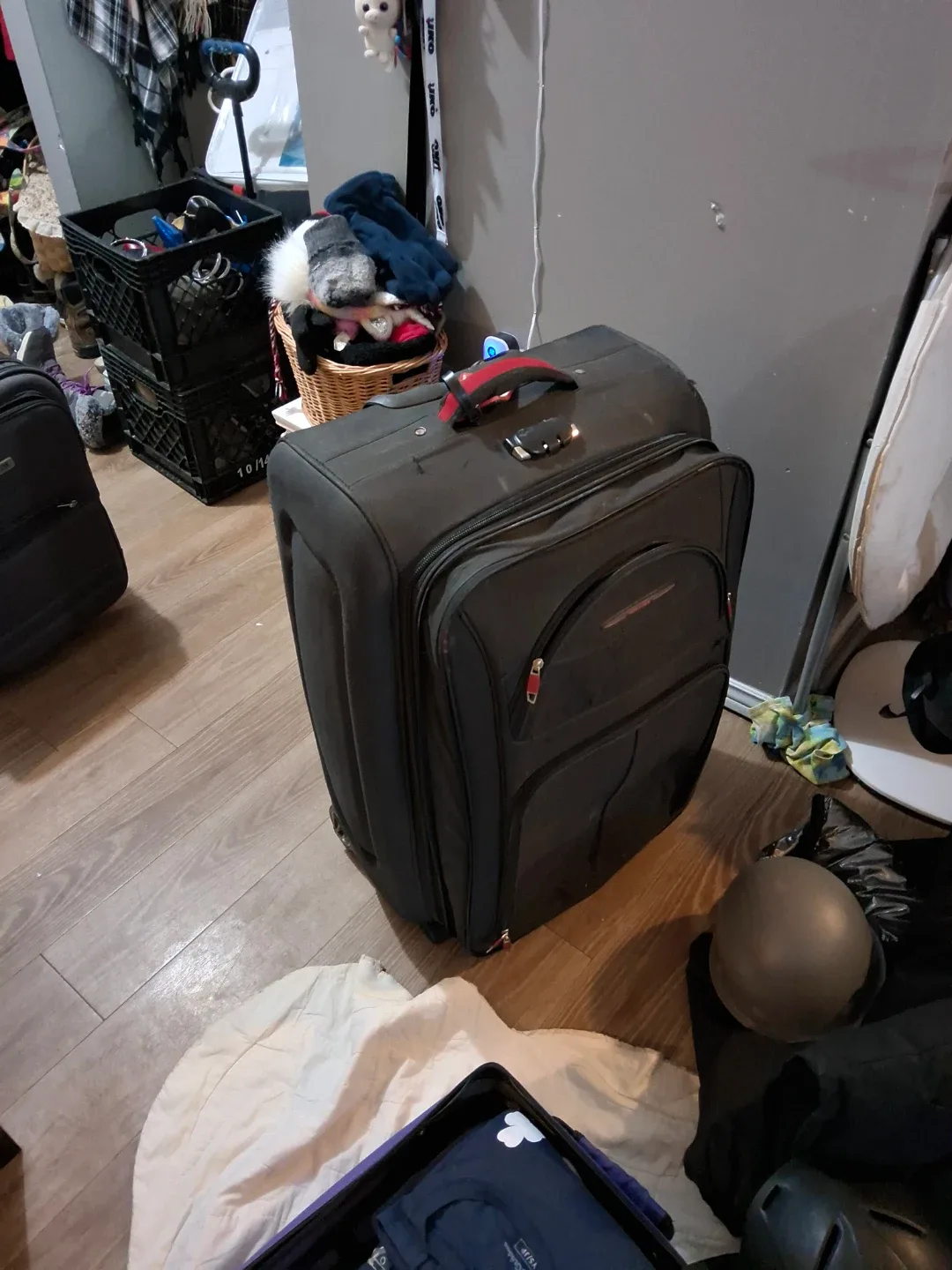 #Cleanout Lynx Carry-On Suitcase image indicator(5)