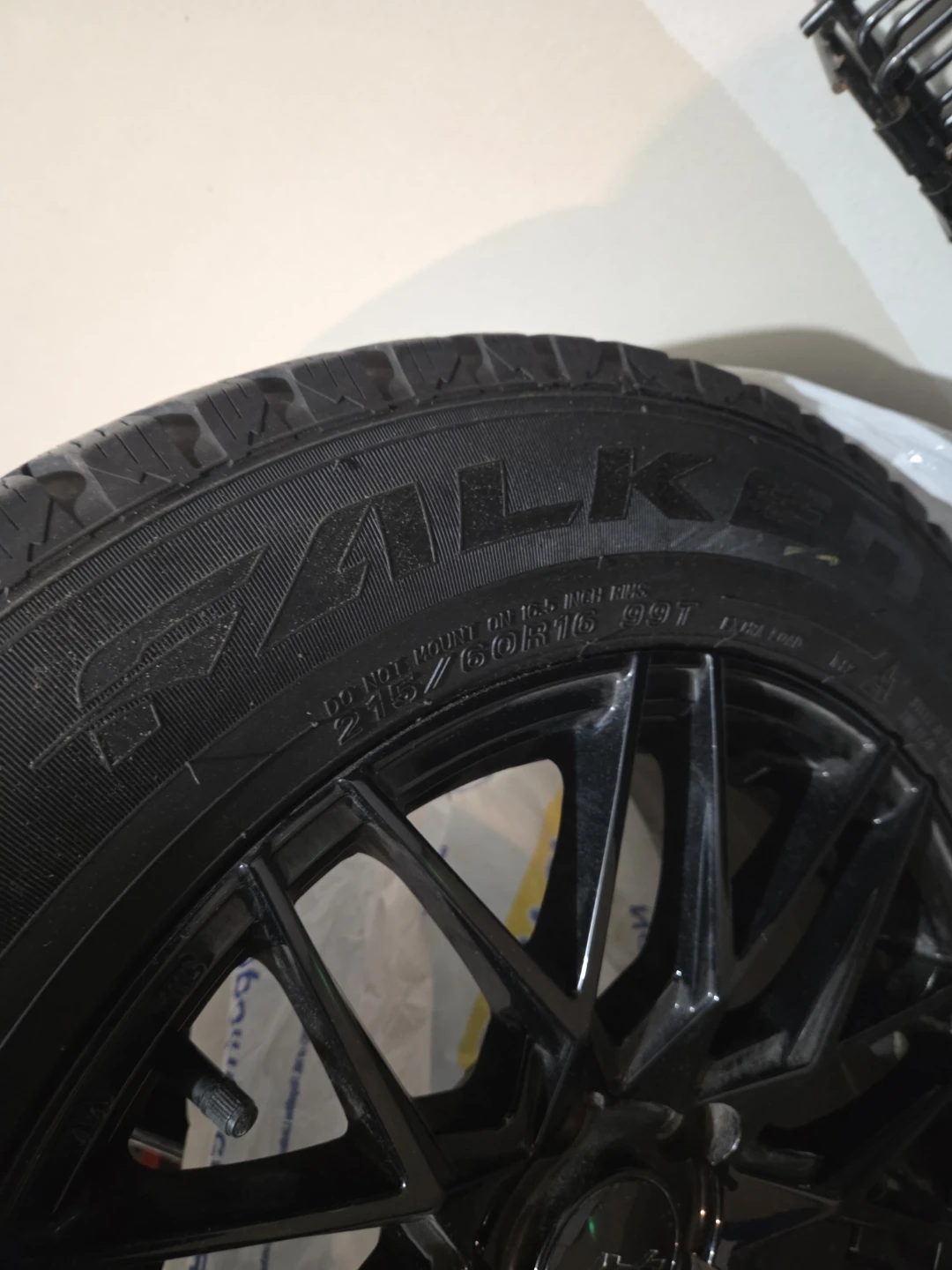 Falken Peak Ice 1 215/60R16 Tire - photo 3