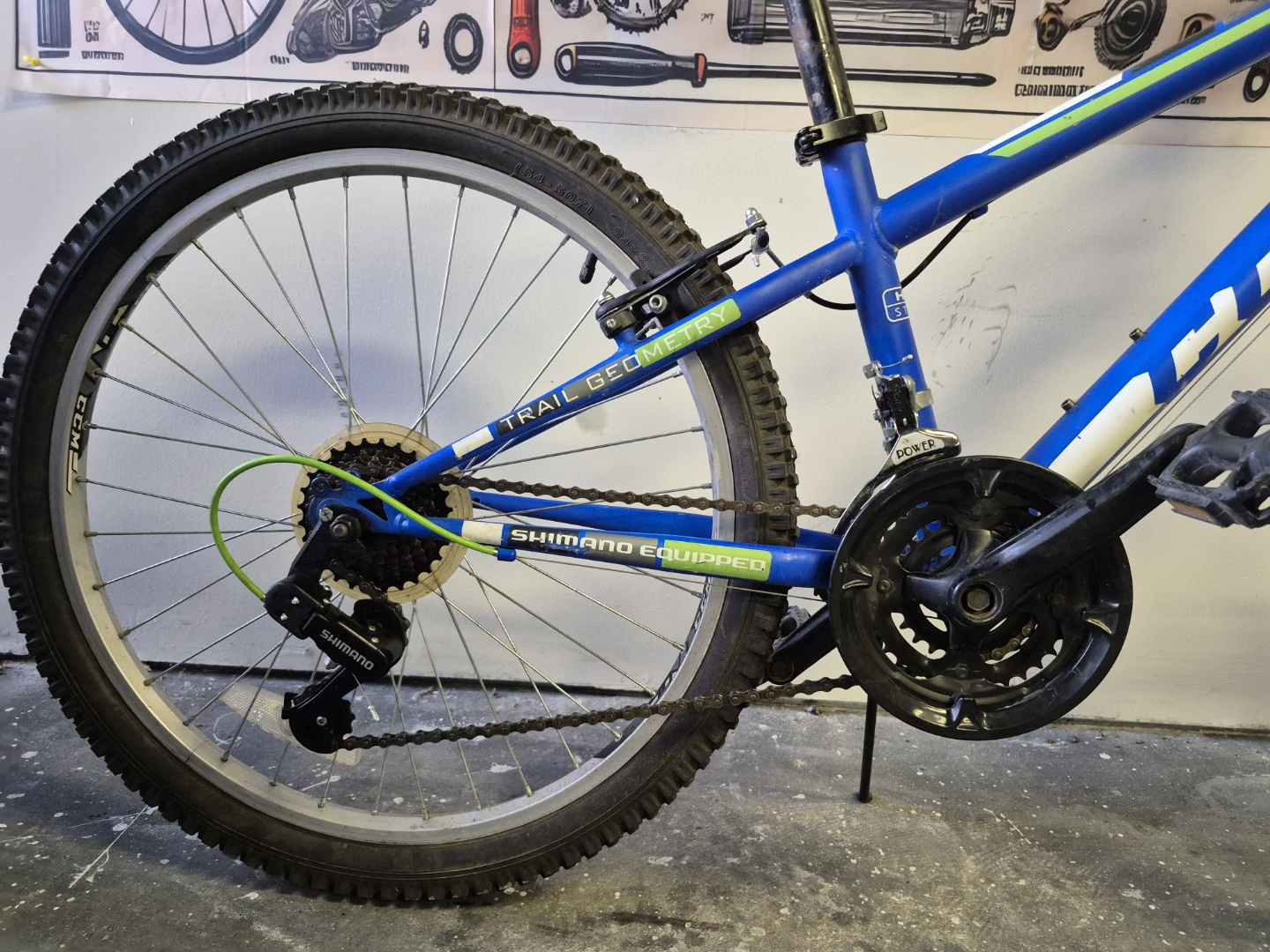 CCM Hardline 24 Mountain Bike - Blue - photo 2