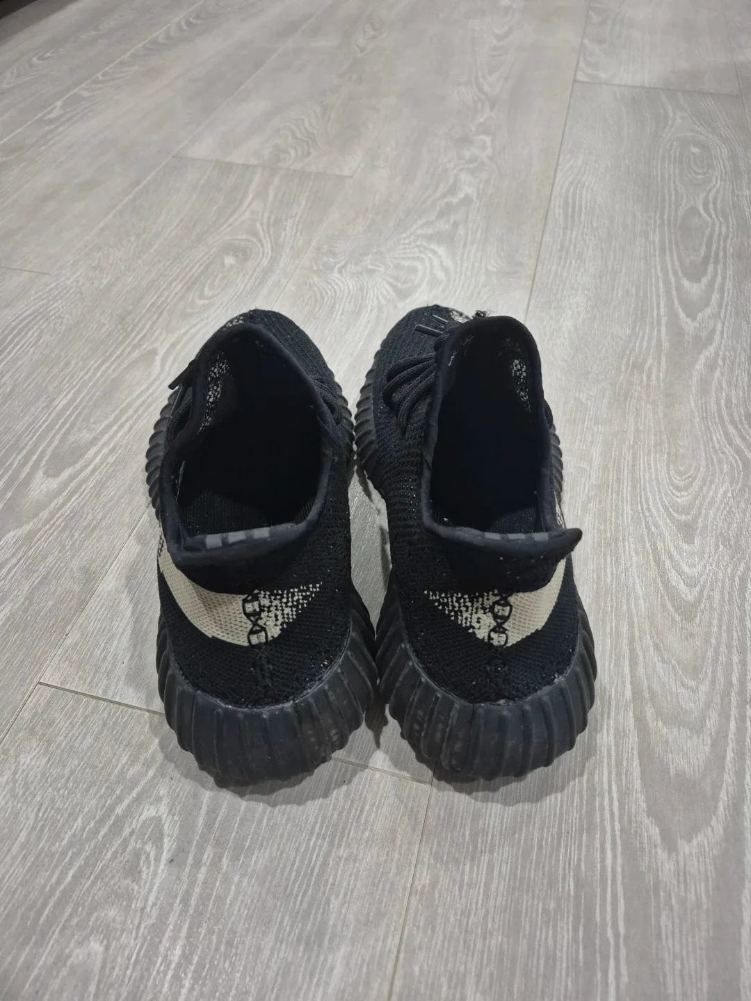 Adidas Yeezy Boost 350 V2 Onyx image indicator(2)
