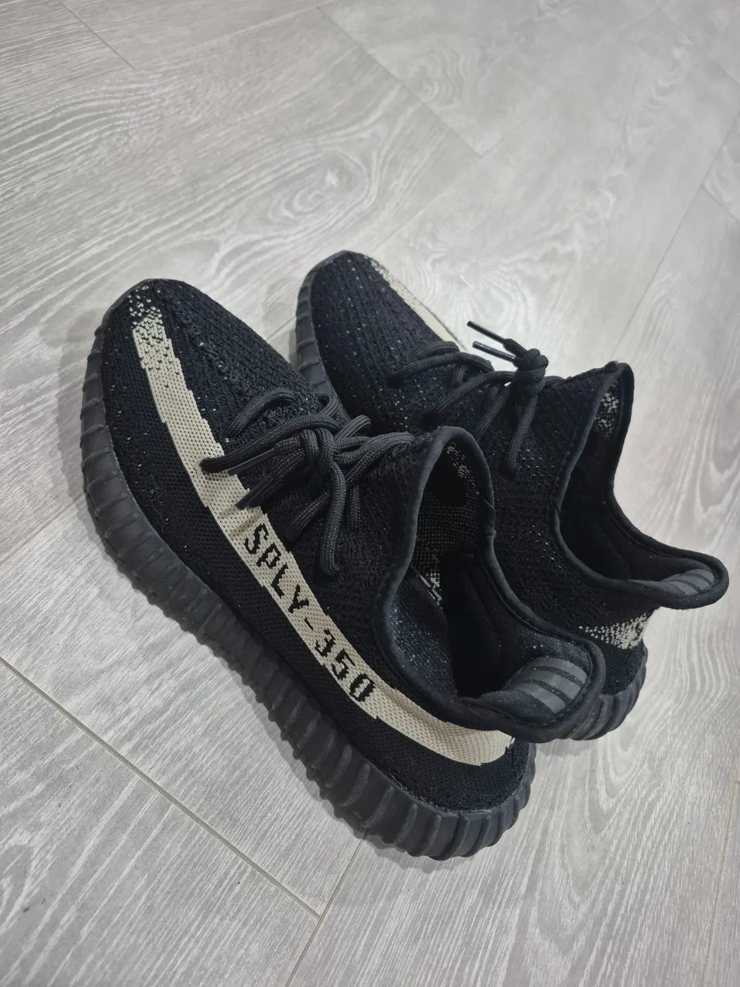 Adidas Yeezy Boost 350 V2 Onyx image indicator(3)