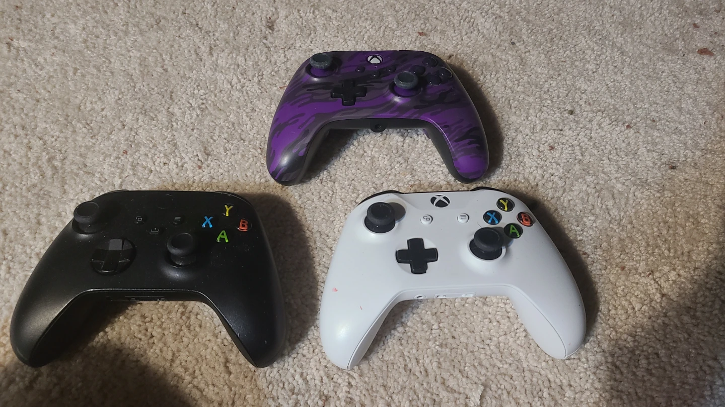 Xbox One S Console + 3 Controllers & Accessories - photo 4