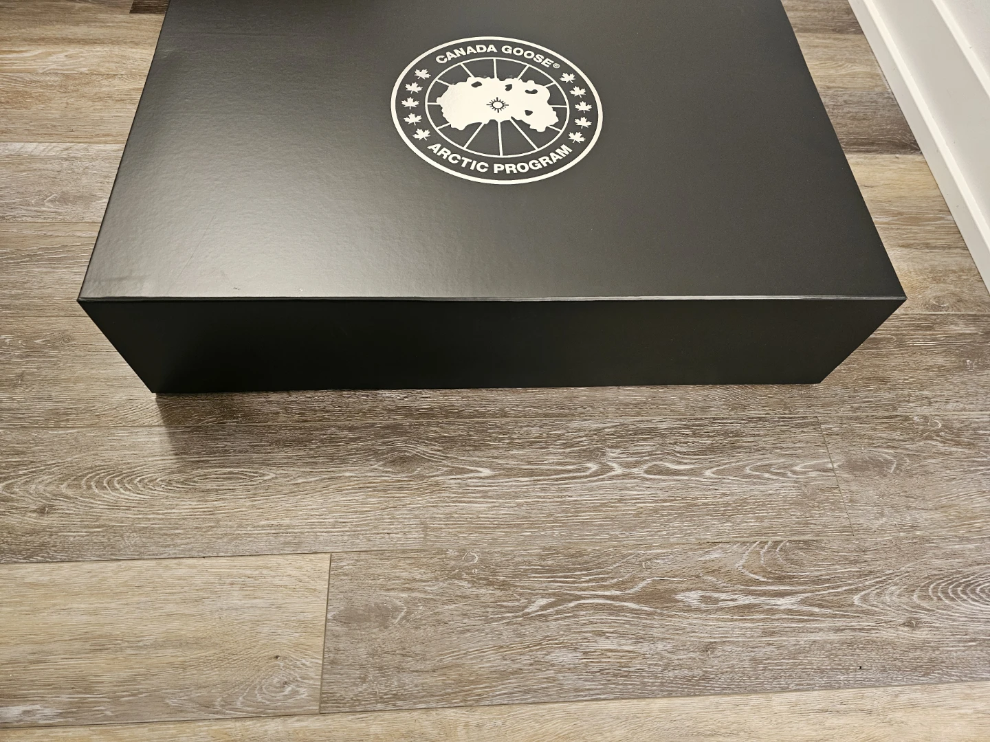 canada goose box and paper bag - photo 3