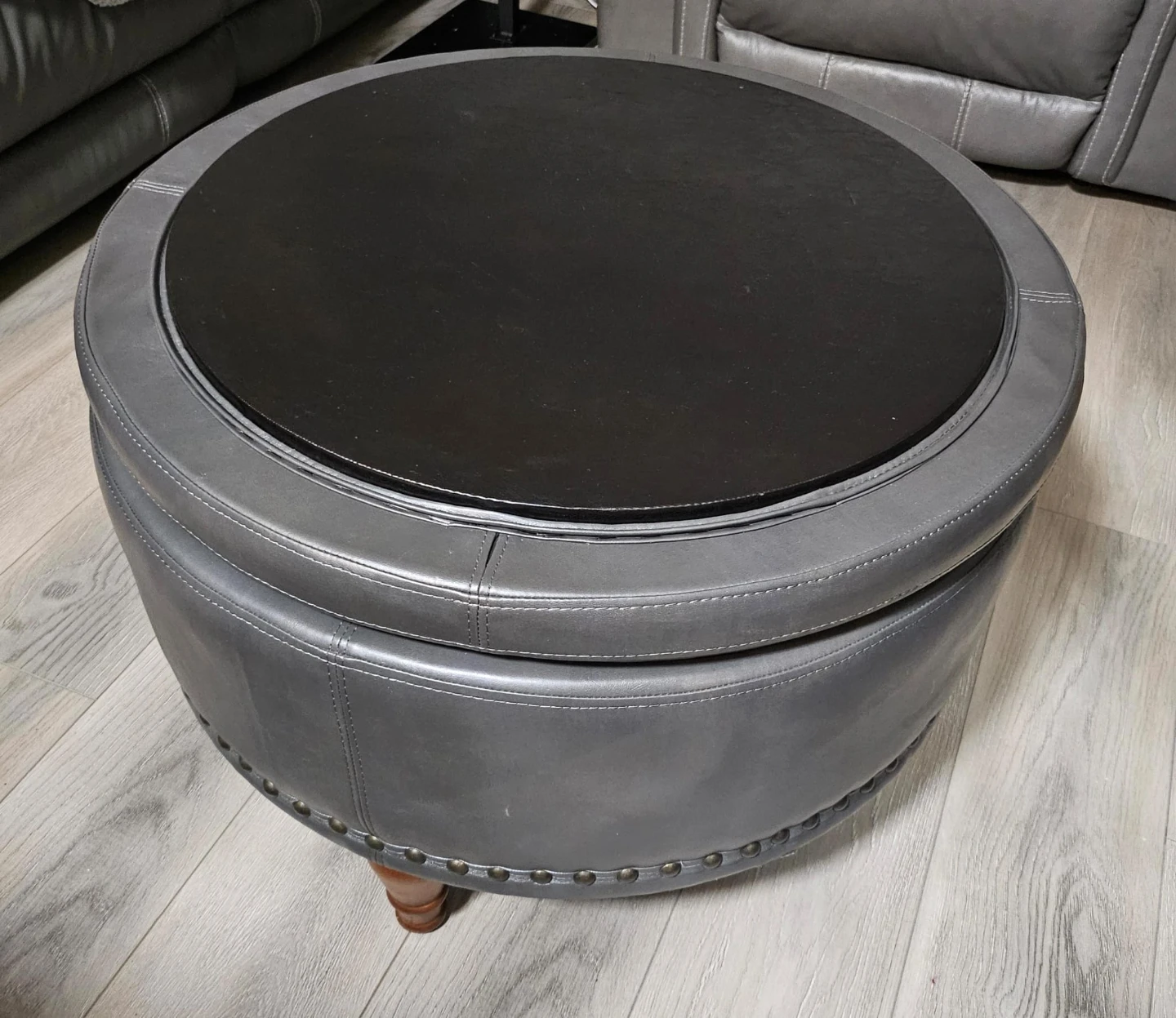 GENUINE LEATHER - Grey Round Storage Ottoman - 28" x 18" - photo 2