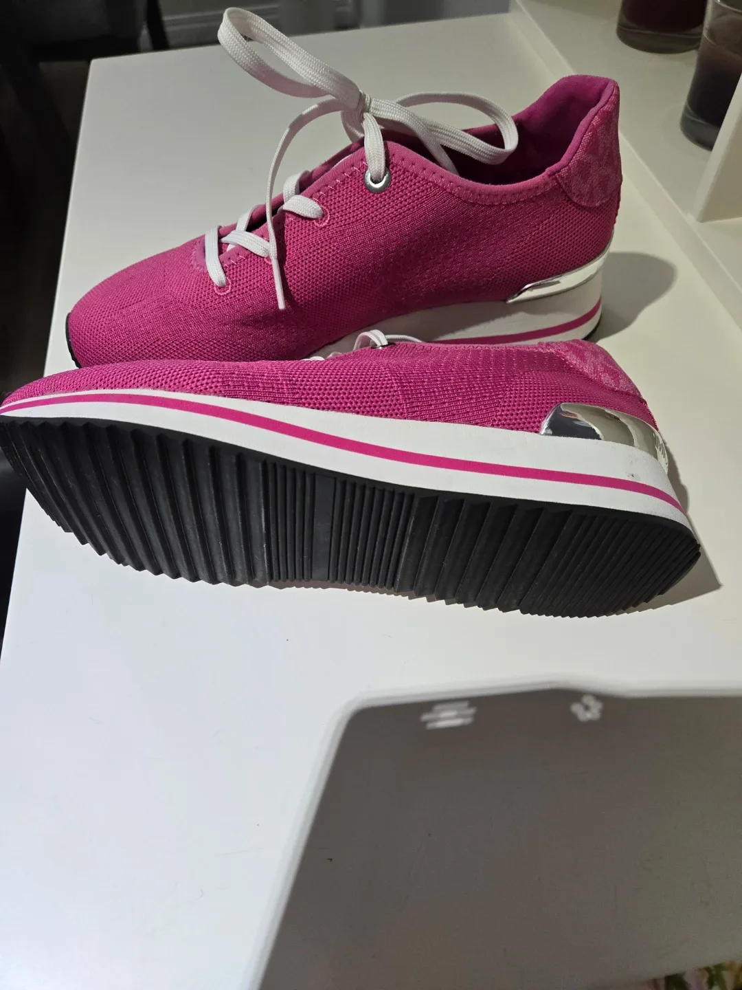 Michael Kors Pink Sneakers Size 8 image indicator(3)