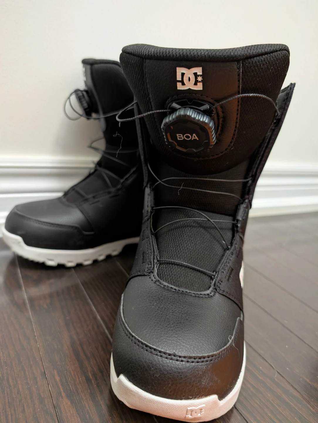 DC Youth Scout 2025 Snowboard Boots - Size 5 - photo 2