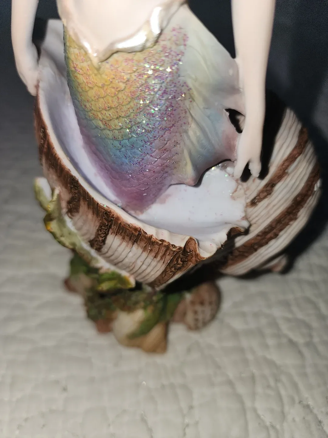 New Shimmering Mermaid Figurine – Sparkly Tail • Seashell image indicator(3)