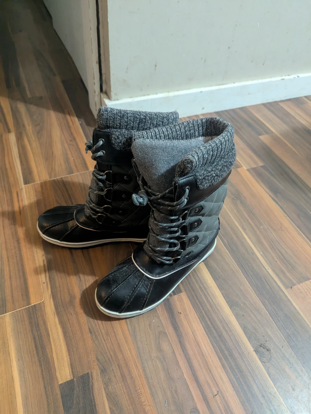 Black Winter Boots with Wool Inside