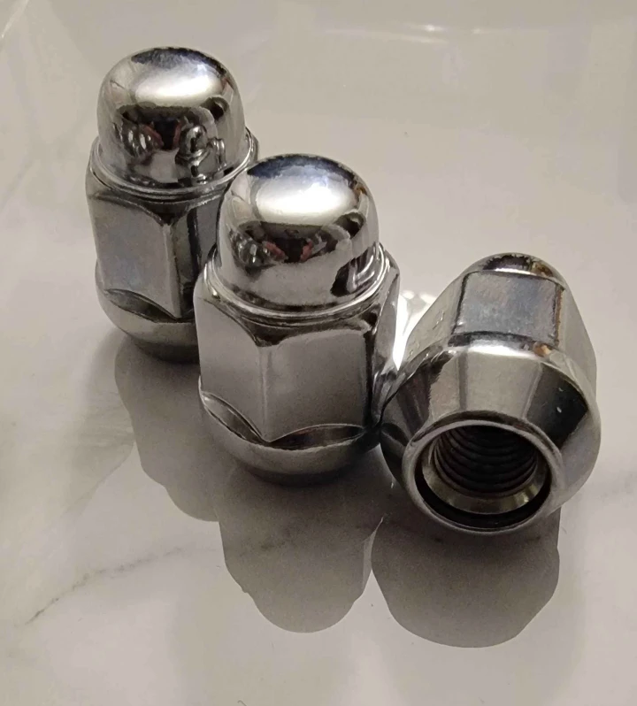 Wheel lug nuts (m12 x 1.5)