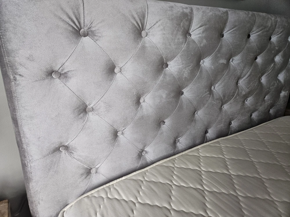 Dormio Organic Beds Mattress + Headboard
