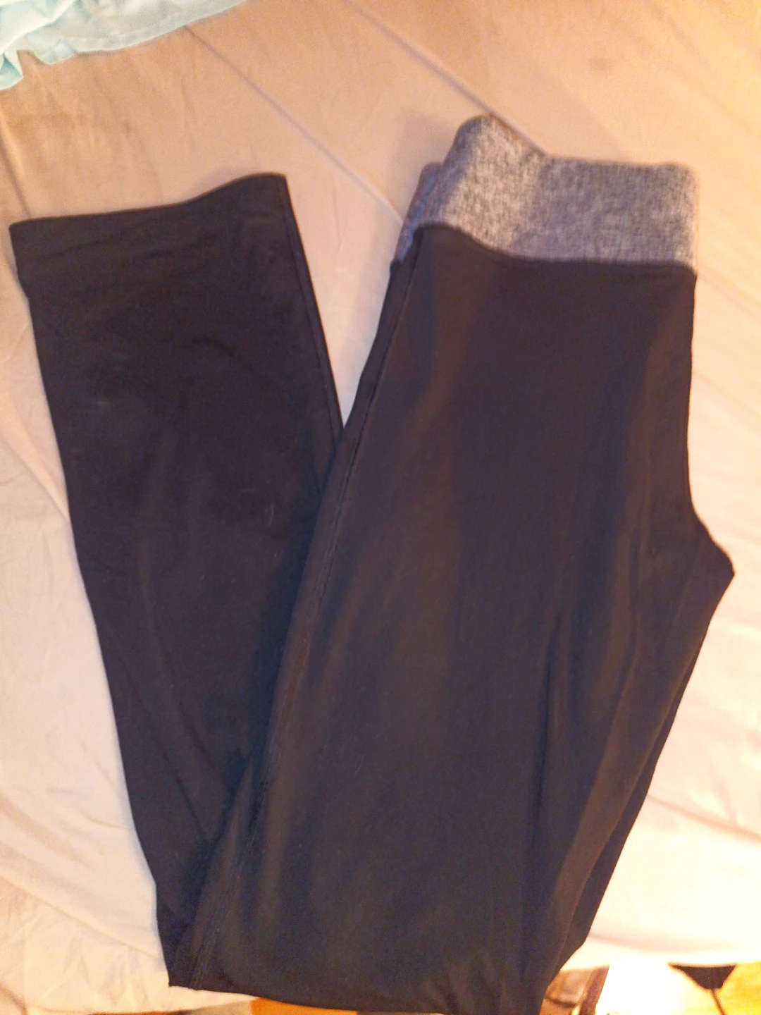 PINK Victoria's Secret Black reversible Yoga Pants - photo 4