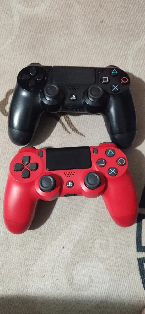 PlayStation 4 pro Bundle - Console, Games, Controllers & VR image indicator(3)