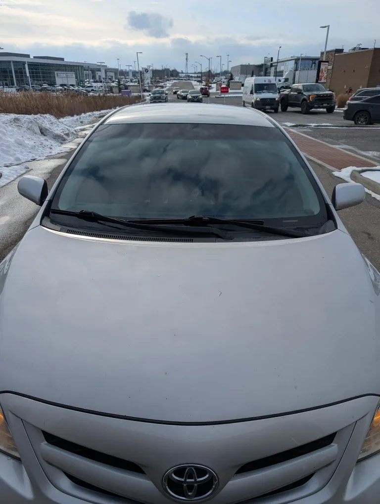 Silver Toyota Corolla Sedan image indicator(4)