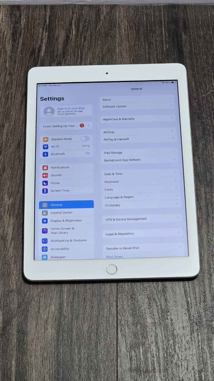 128GB Apple ipad (6th gen) 9.7" Silver (wifi) (Very good) - photo 2