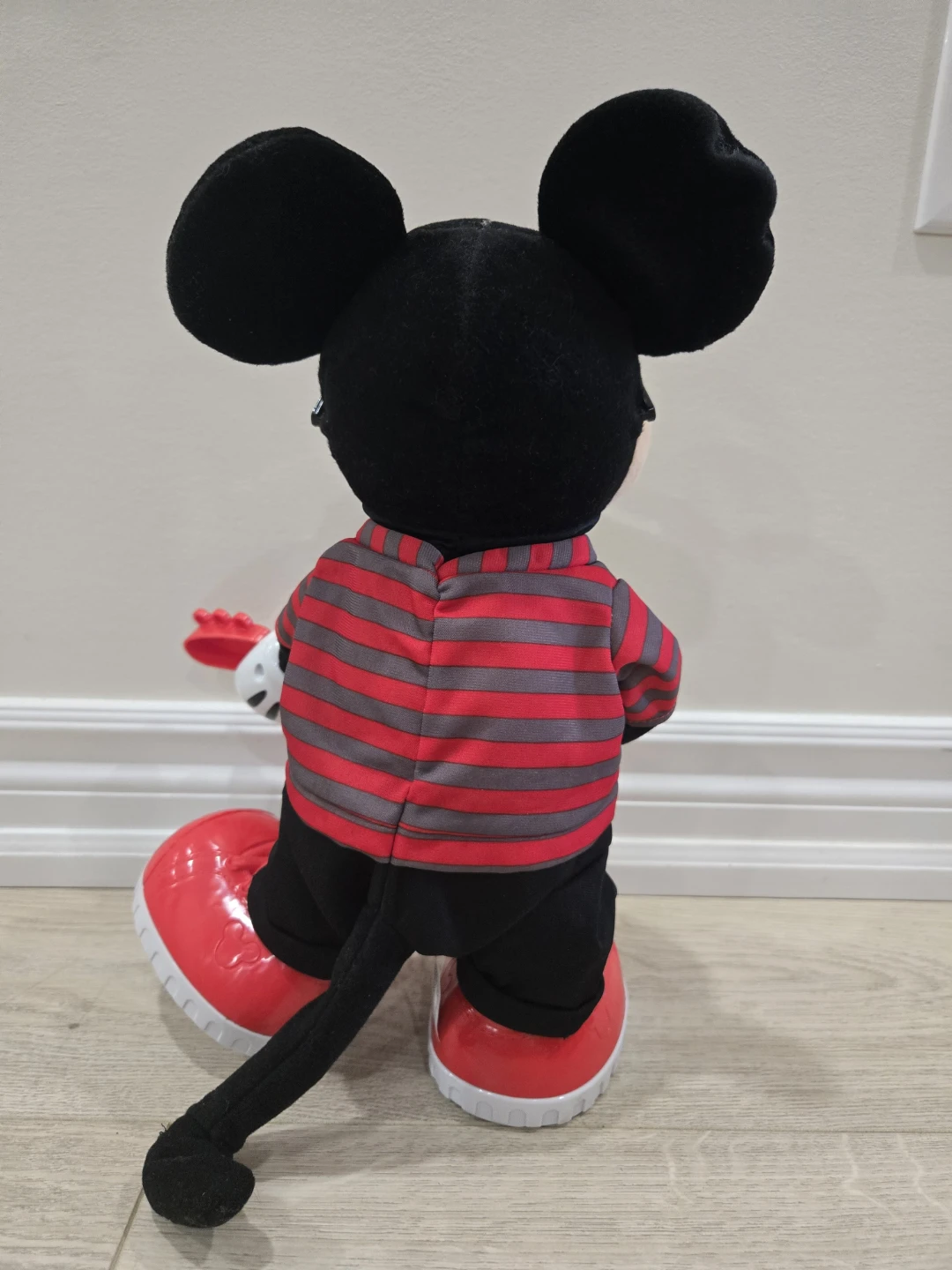 Disney's Mickey mouse, Singing, moving toy - photo 4