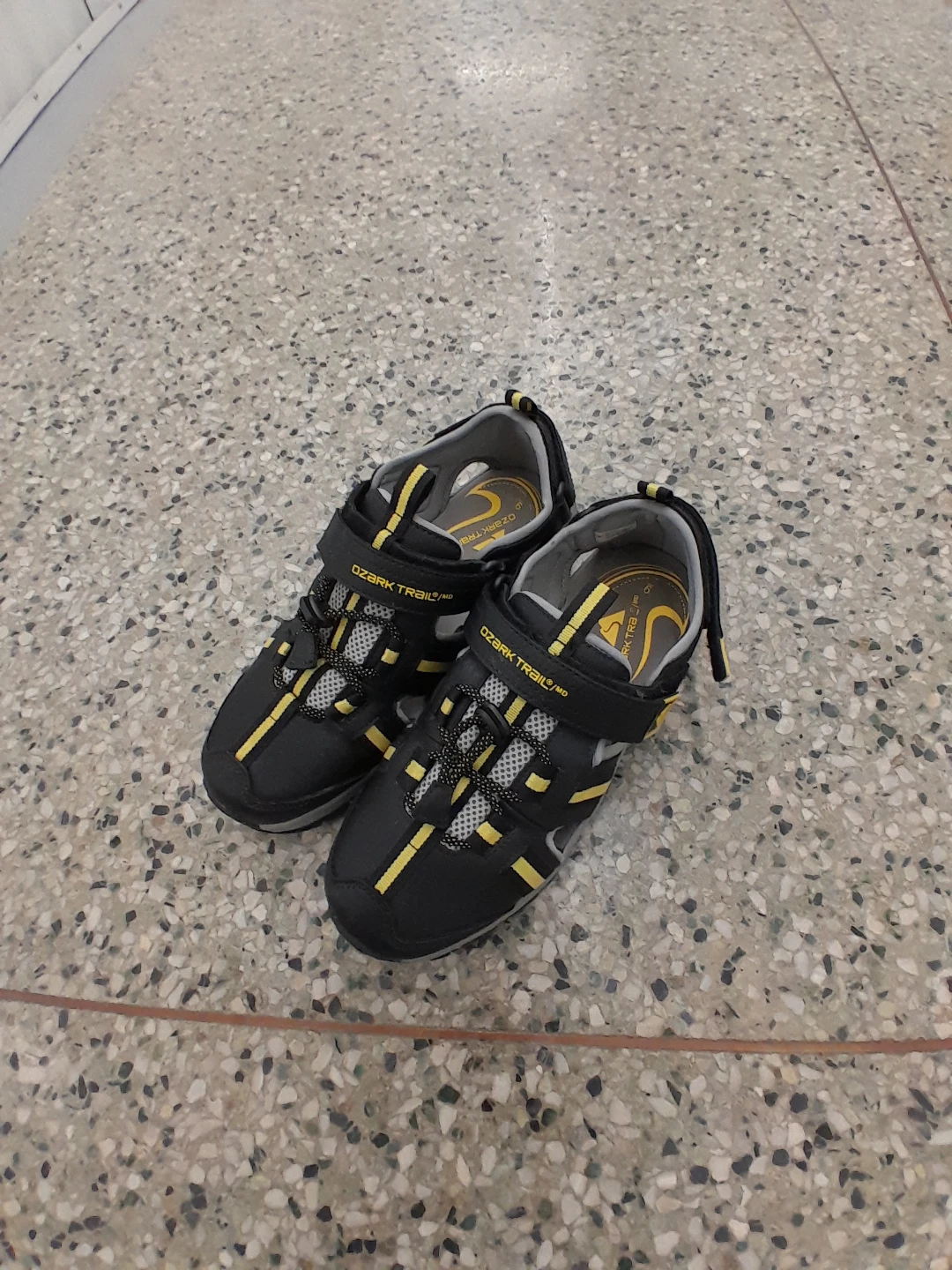 Ozark Trail  Sandals - Black/Yellow Men's Size 9 - photo 5