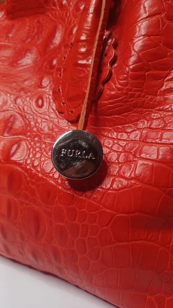 Furla Red Crocodile-Embossed Leather Tote Bag image indicator(2)