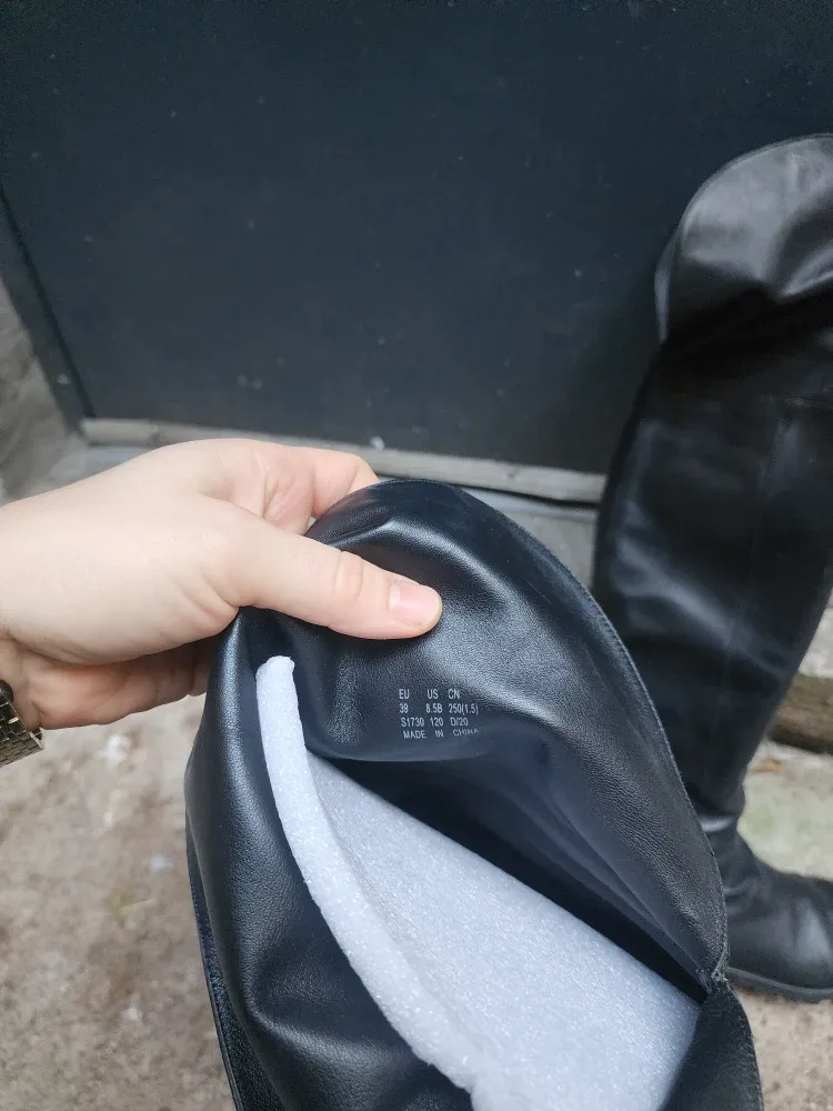 Stuart Weitzman Black Leather Over-the-Knee Boots - Size 8.5 image indicator(3)