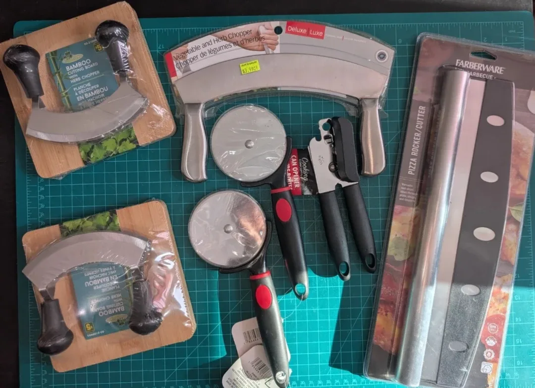 Tovolo 2-in-1 Pizza Wheel, Origins Pizza Rocker & More image indicator(2)