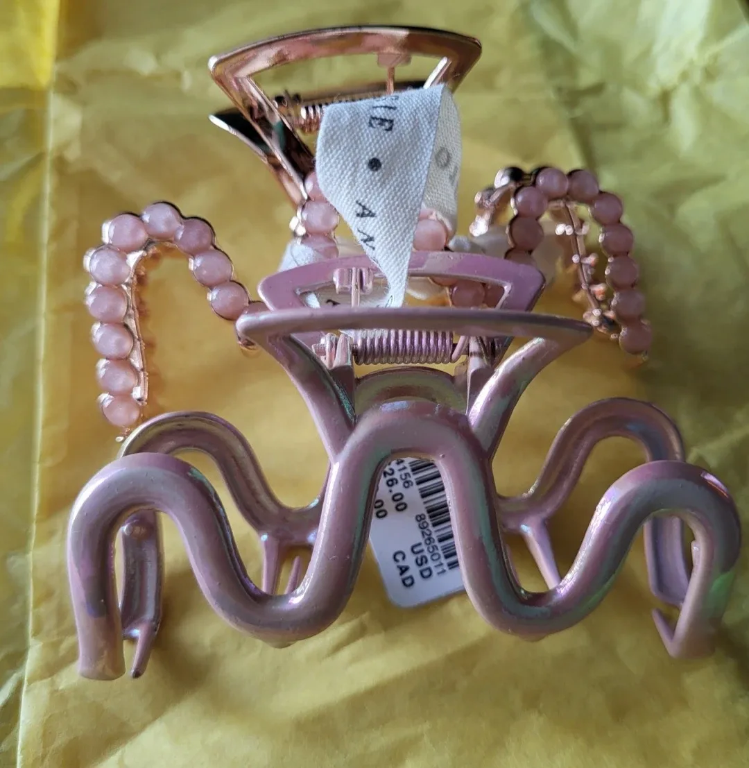 ❣️ New w Tags Anthropologie Hair Claw Clips Iridescent Pearl image indicator(8)