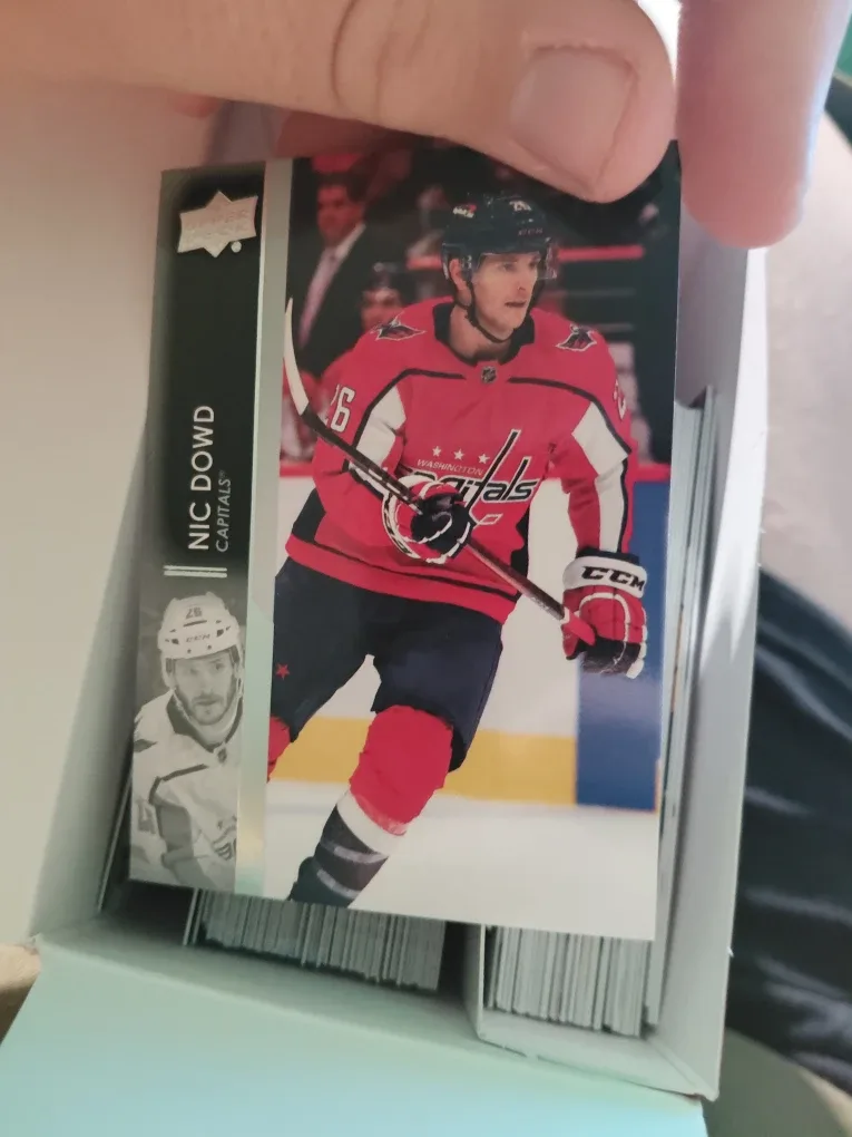 Upper Deck Hockey Cards - Gabriel Landeskog #Cleanout image indicator(3)