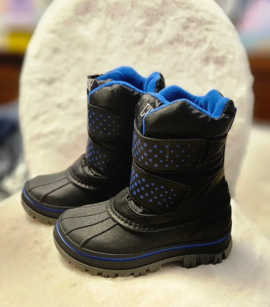 BNIB Cougar Bump Black Winter Snow Boots Size: 7US