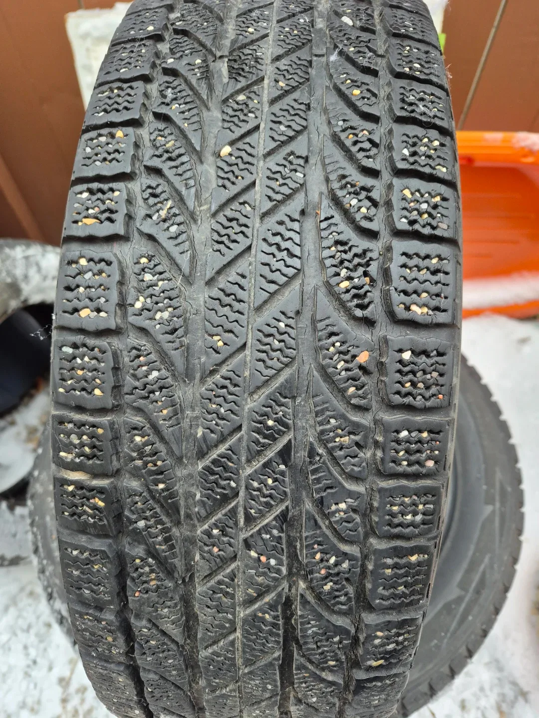 BFGoodrich one Winter Tire 215/65R16