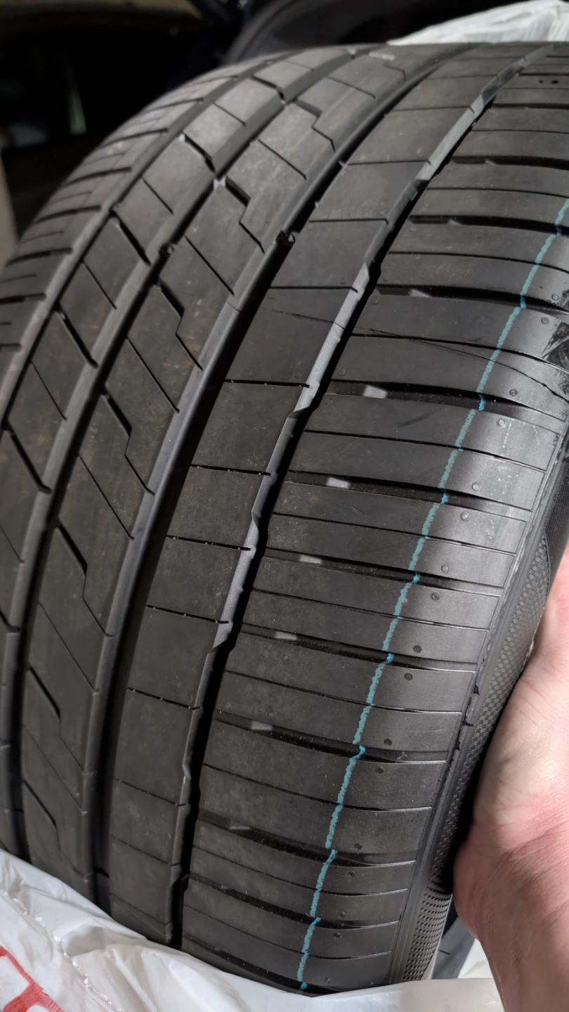 Set of 4 Hankook Ventus S1evo3 Summer Run-Flat Tires ~~LIKE NEW - photo 2