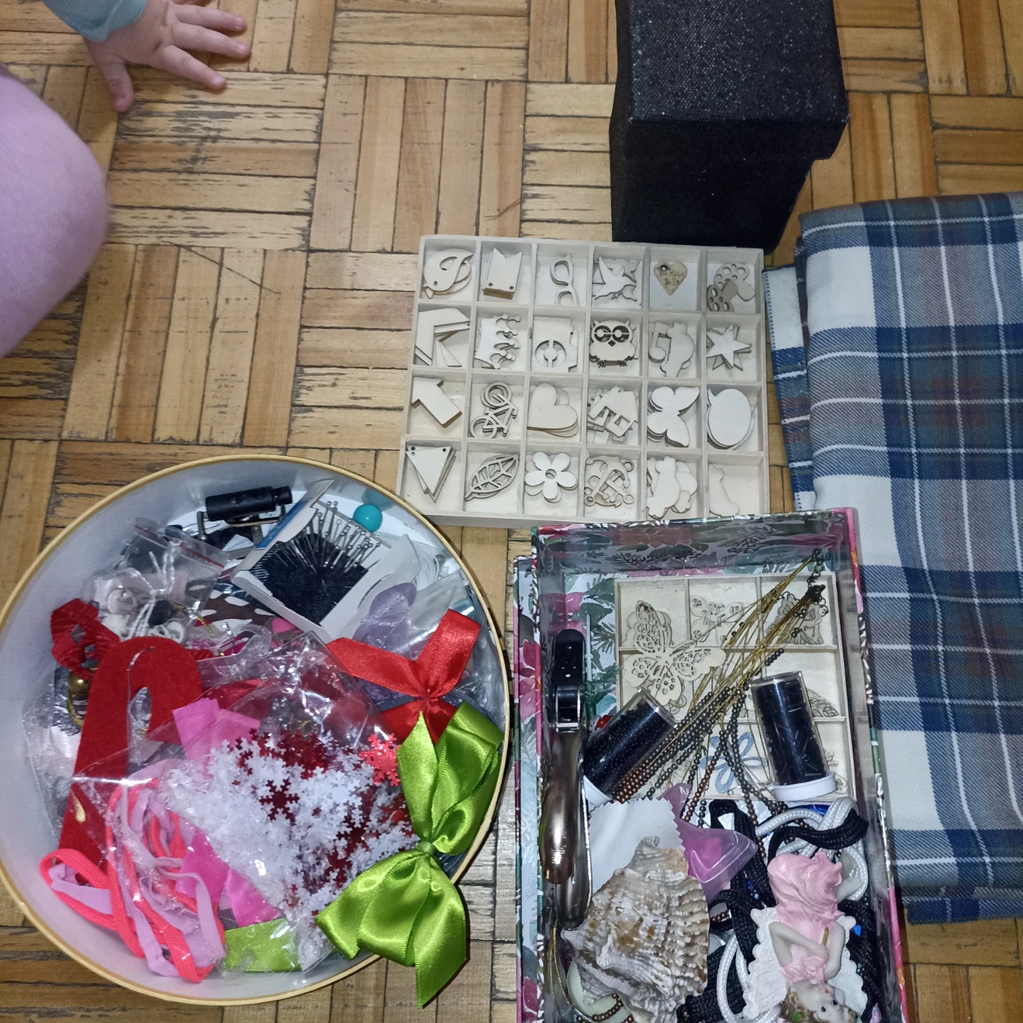 ‼️Free‼️Craft Supplies Box