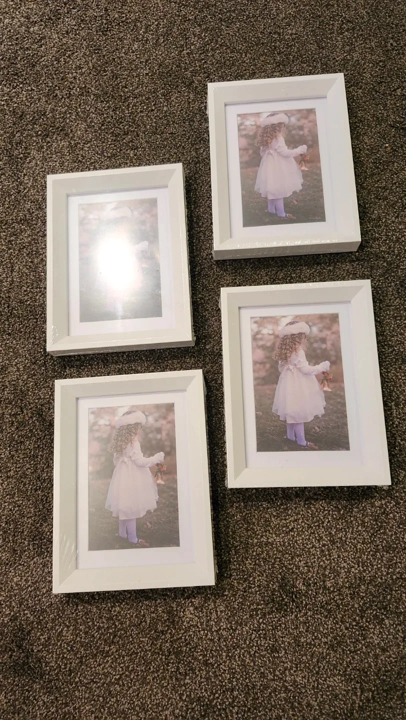 PICTUOTO 5x7 Picture Frames - Set of 4