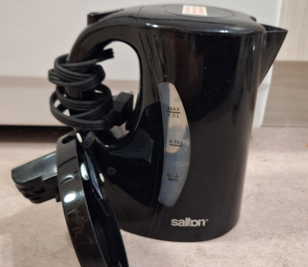 Salton Cordless Electric Kettle - Black