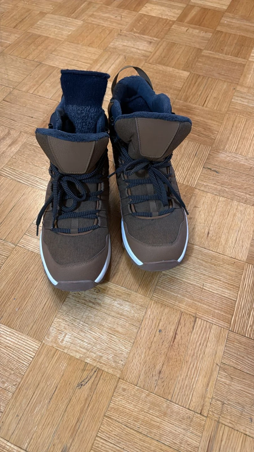 Snow Shoe - Size U.S 9.5