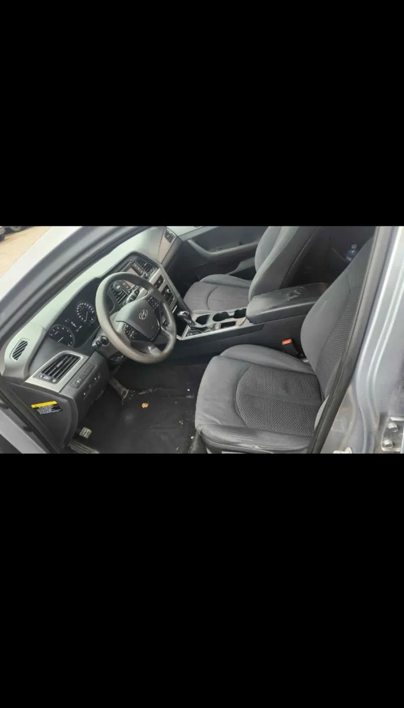 Hyundai Sonata - Silver Sedan image indicator(9)